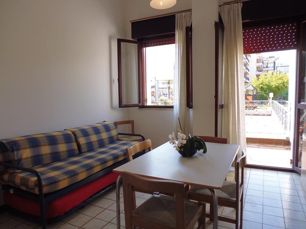 Residence Bagni Miramare Jesolo Chambre photo